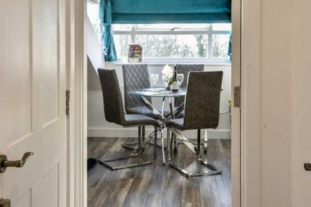 Windmill View Loft Apartment, 126 Acomb Road - Photo 4