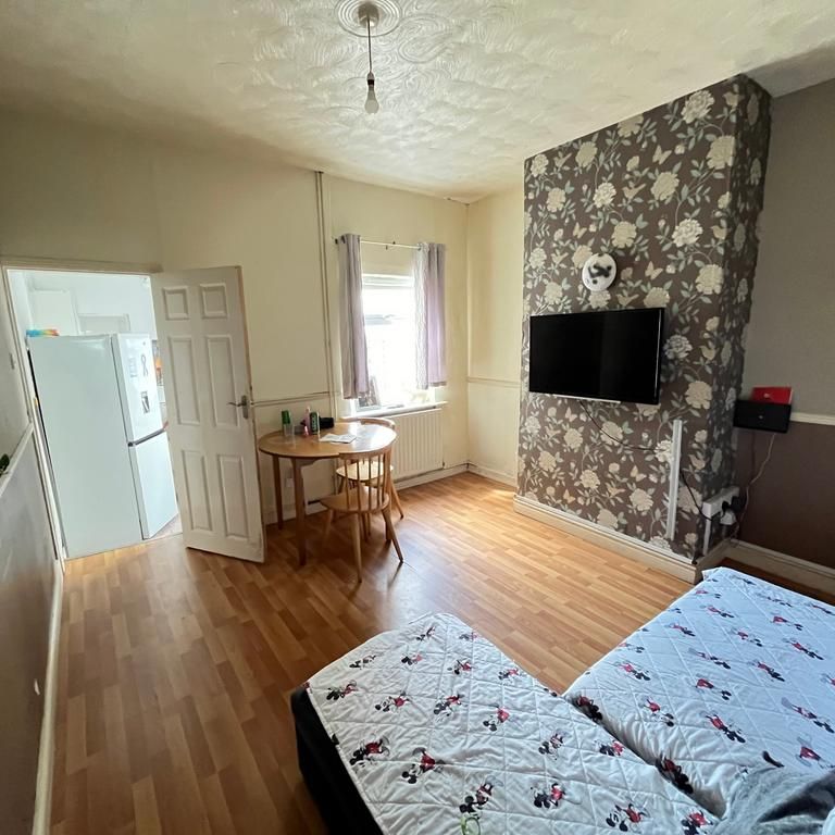 3 bedroom terraced house to rent - Photo 1