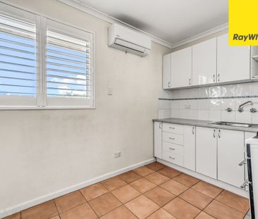 Neat and Tidy 2 Bedroom Unit - Photo 6