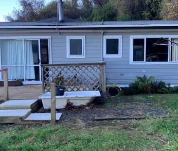 Charming 2BR Home with Deck & Shed! - Photo 1