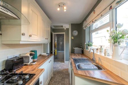 2 bedroom terraced house to rent - Photo 5