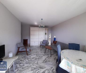 Location Appartement 1 pièce 29m² ST LAURENT DU VAR 06700 - Photo 2