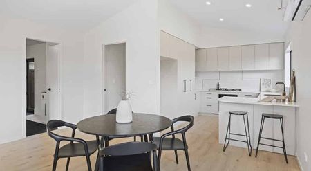 Brand-new stylish four bedroom - Photo 5