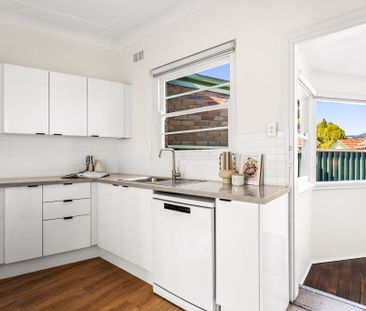 81 Hinkler Street, Maroubra NSW 2035 - House For Rent | Domain - Photo 1