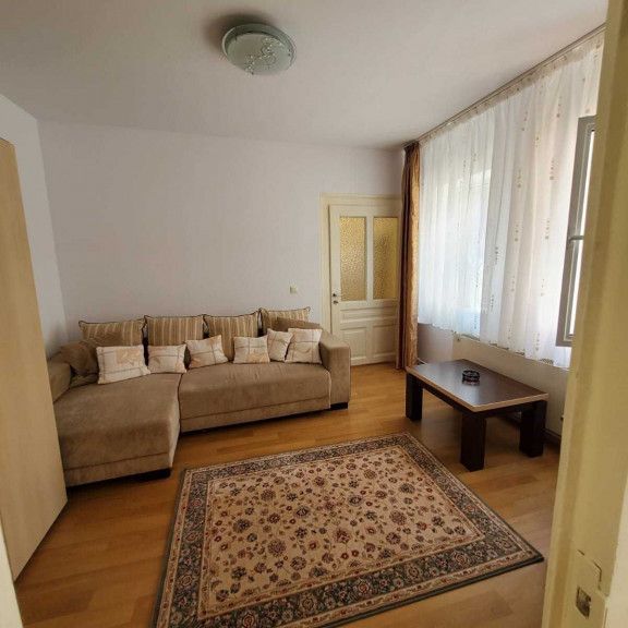 Casa singur in curte, cu acces auto,vedere frumoasa, Schei, - Fotografie 1