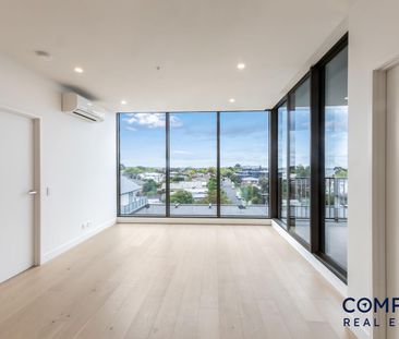 2 Bedroom With Waterfront Views - Photo 4