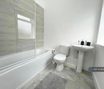 3 bedroom end of terrace house to rent - Photo 5