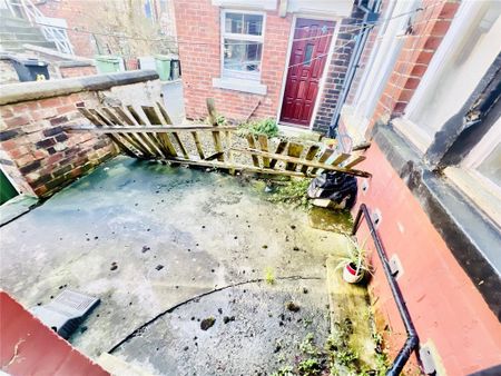 1 bedroom in a house share to rent - Photo 5