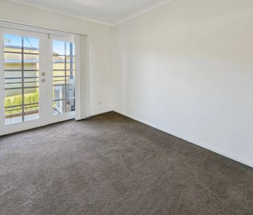 2/10-12 Campbell Street, - Photo 1