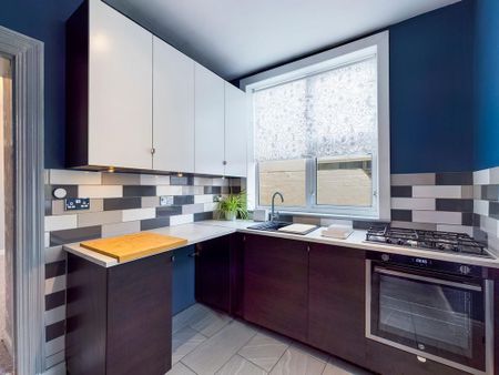 3 bedroom terraced house to rent - Photo 5