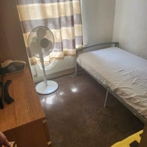 Room in a Shared House, Harrow Road, E11 - Photo 2