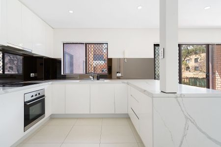 Spacious, modern and convenient - Photo 2