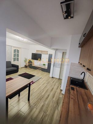 Apartament 3 camere, zona ultracentrala - Fotografie 1