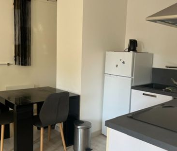 Location Appartement 1 pièce 32m² - Photo 6