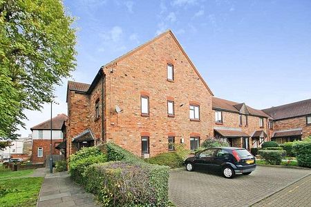 Barnaby Close, Harrow, HA2 - Photo 3