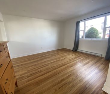 9B Heather St, Halifax | Beautifully Renovated 3 Bedroom Upper 2 Le... - Photo 3