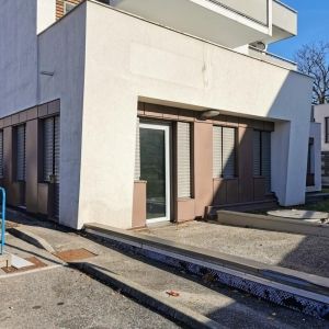 Location Appartement à DOMENE - Photo 1