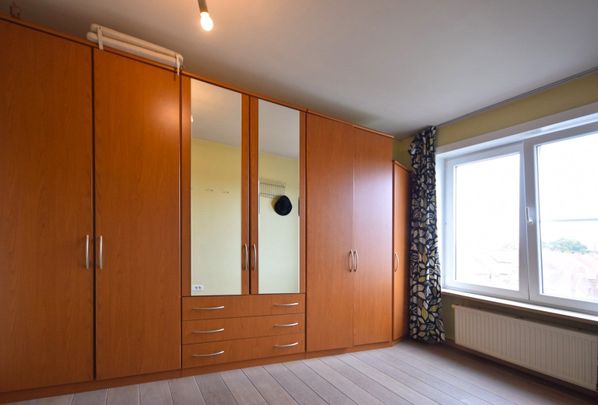 Ruim dakappartement in hartje Roeselare, nabij station - Photo 1