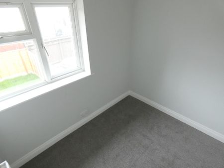 3 bedroom house to rent Broxtowe Lane, Nottingham, NG8 - Photo 2