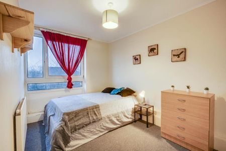 3 bedroom flat to rent - Photo 5