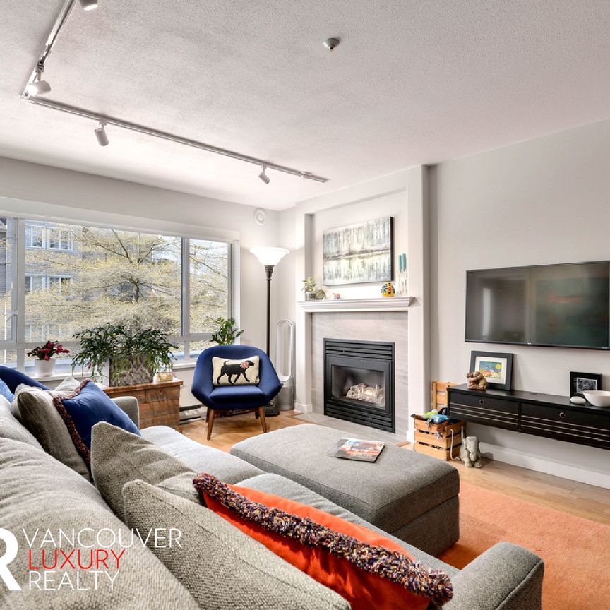 Condo in Vancouver West Side, BC - Photo 1