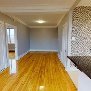 Apartement 4-1/2 charmant & rénové dans une bâtiment bien entretenu et géré - Photo 2