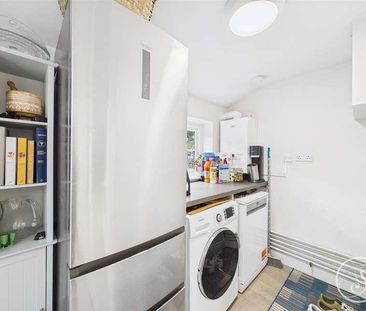 The Square, Harewood, Leeds, LS17 - Photo 4