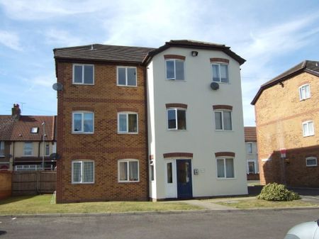 2 Bed Flat, St Erkenwald Road, IG11 - Photo 5