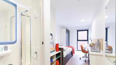 1 bedroom in a flat share to rent - Photo 5