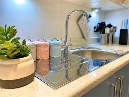 1 bedroom apartment to rent - Photo 4