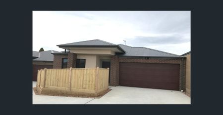 Low maintenance property - Photo 5