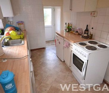 4 Bed - Blenheim Road, Reading - Photo 1