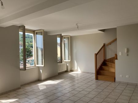T4 EN DUPLEX AVEC STATIONNEMENT - PONTCHARRA SUR TURDINE - Photo 4