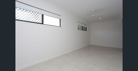 I AM LOOKING FOR A NEW FAMILY - Photo 3