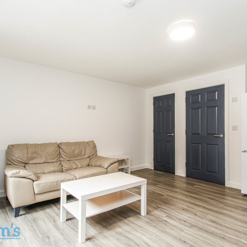 2 bed Apartment for Rent - Photo 1