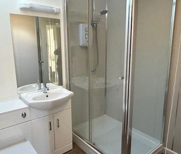 2 bedroom semi-detached house to rent - Photo 4