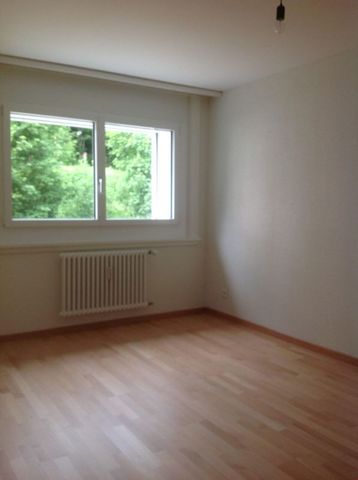 Appartement situé à quelques pas du nouveau quartier de la Charrière, proche des commodités - Photo 2