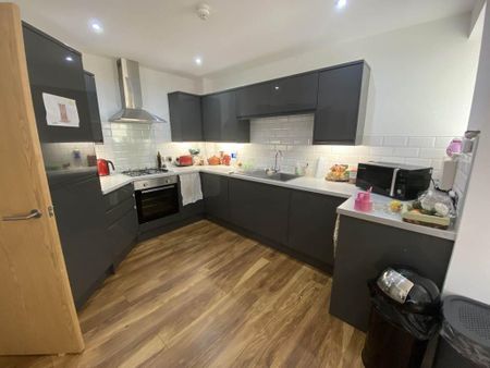 2 bedroom flat to rent - Photo 4