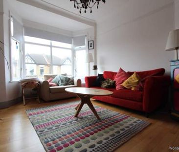 2 bedroom property to rent in Leigh On Sea - Photo 3