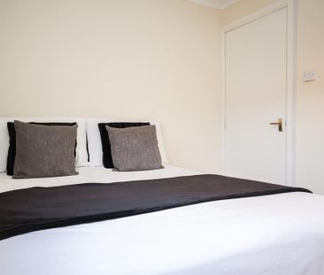 3 bedroom detached house to rent - Photo 5