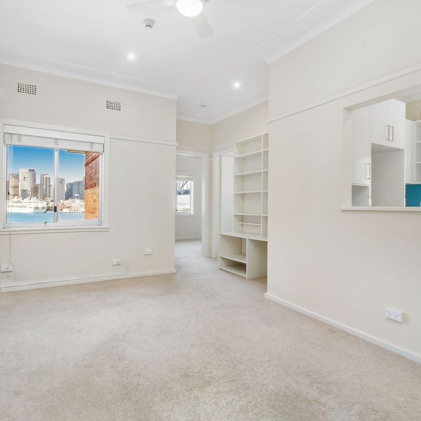 Available Now - Put Your Bubbles on Chill For New Year's Eve - Photo 1