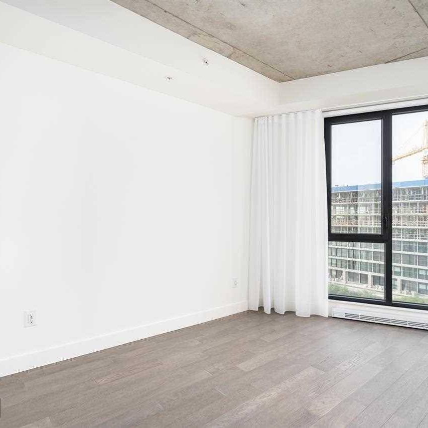 Condo for rent in Griffintown | Spacious and semi-furnished - Photo 1