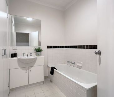 1/33-41 Rankins Road, Kensington VIC 3031 - Photo 6
