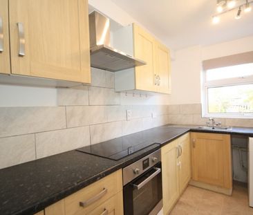 Claremont Avenue, Woking - Photo 3