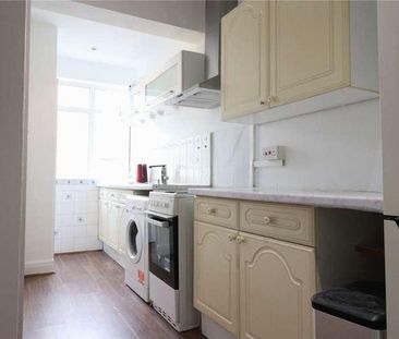 Chalfont Court, London, NW9 - Photo 3