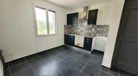 Location Appartement 3 pièces 56m² GONFARON 83590 - Photo 3