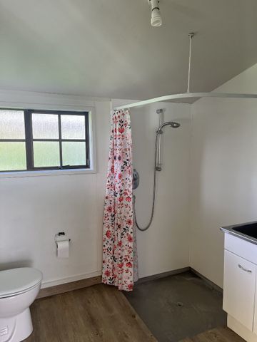 Private & Convenient - Photo 4