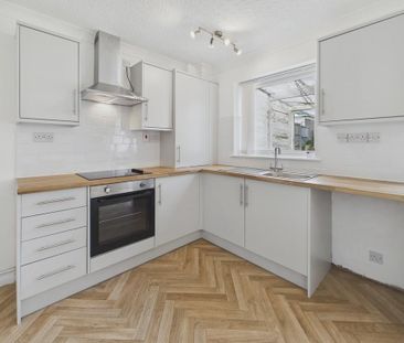 2 bedroom end of terrace house to rent - Photo 6