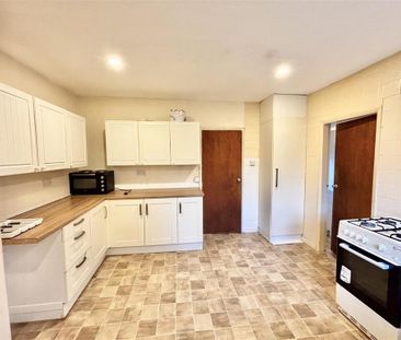 2 bedroom semi-detached bungalow to rent - Photo 6