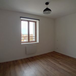 A LOUER CENTRE SIGEAN T2 ENTIEREMENT RENOVE - Photo 2